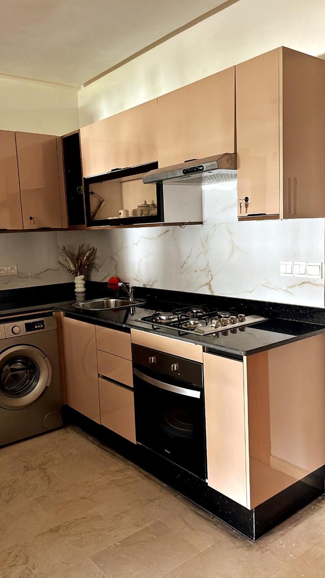 Elegant Appartement Avec Un Acces Piscine Jardin Parking Sous-Sol Et Wifi Haut Debit Fibre Optique Tangier Exterior photo