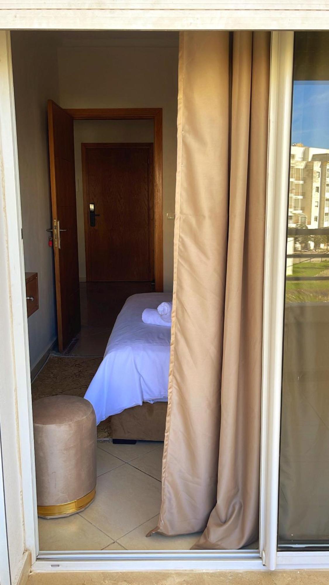Elegant Appartement Avec Un Acces Piscine Jardin Parking Sous-Sol Et Wifi Haut Debit Fibre Optique Tangier Exterior photo