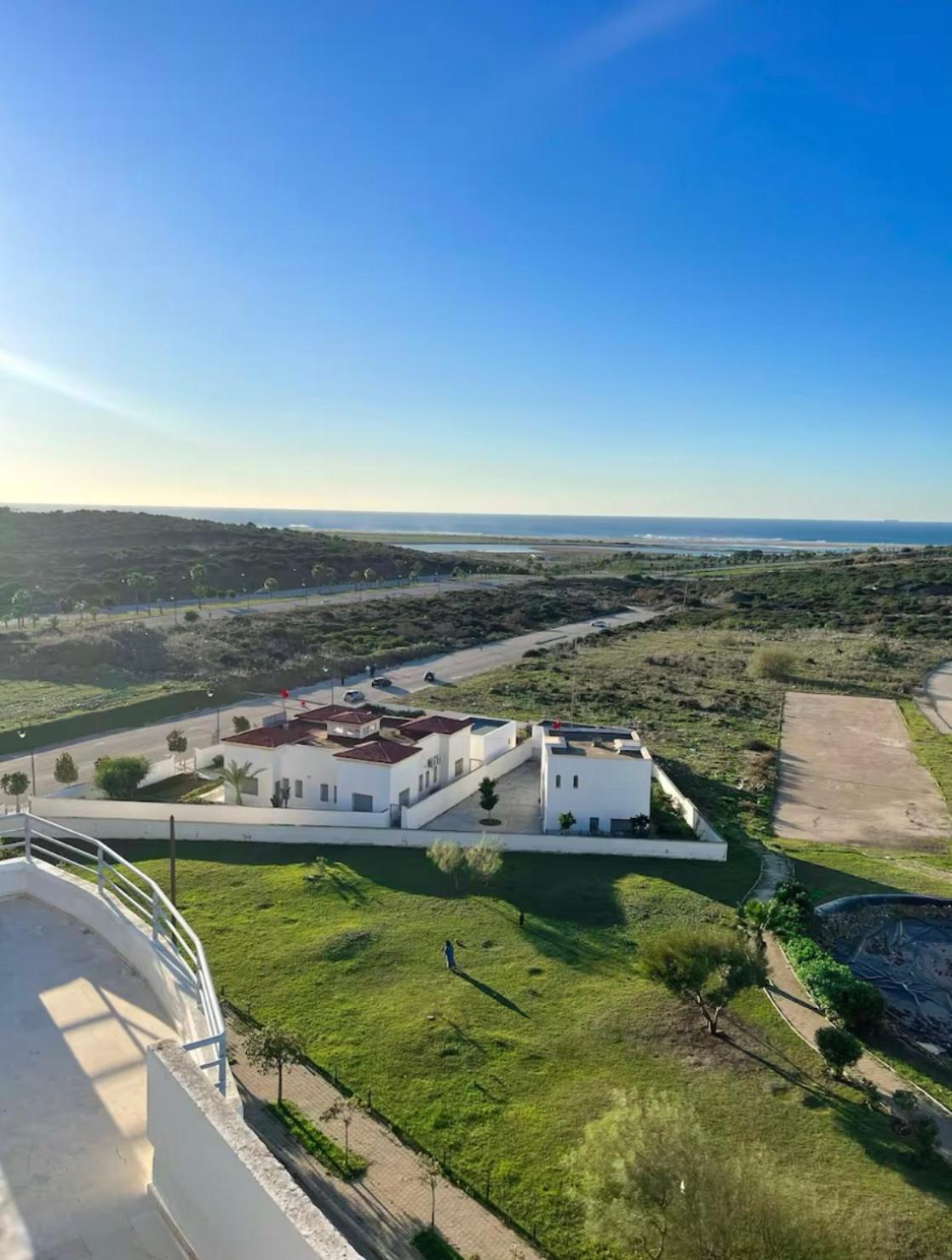 Elegant Appartement Avec Un Acces Piscine Jardin Parking Sous-Sol Et Wifi Haut Debit Fibre Optique Tangier Exterior photo
