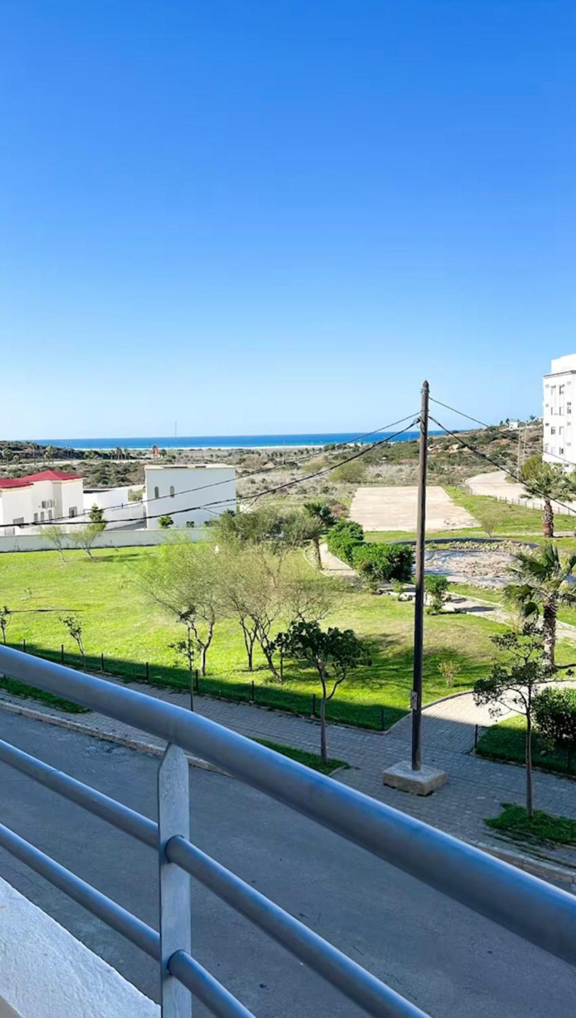 Elegant Appartement Avec Un Acces Piscine Jardin Parking Sous-Sol Et Wifi Haut Debit Fibre Optique Tangier Exterior photo