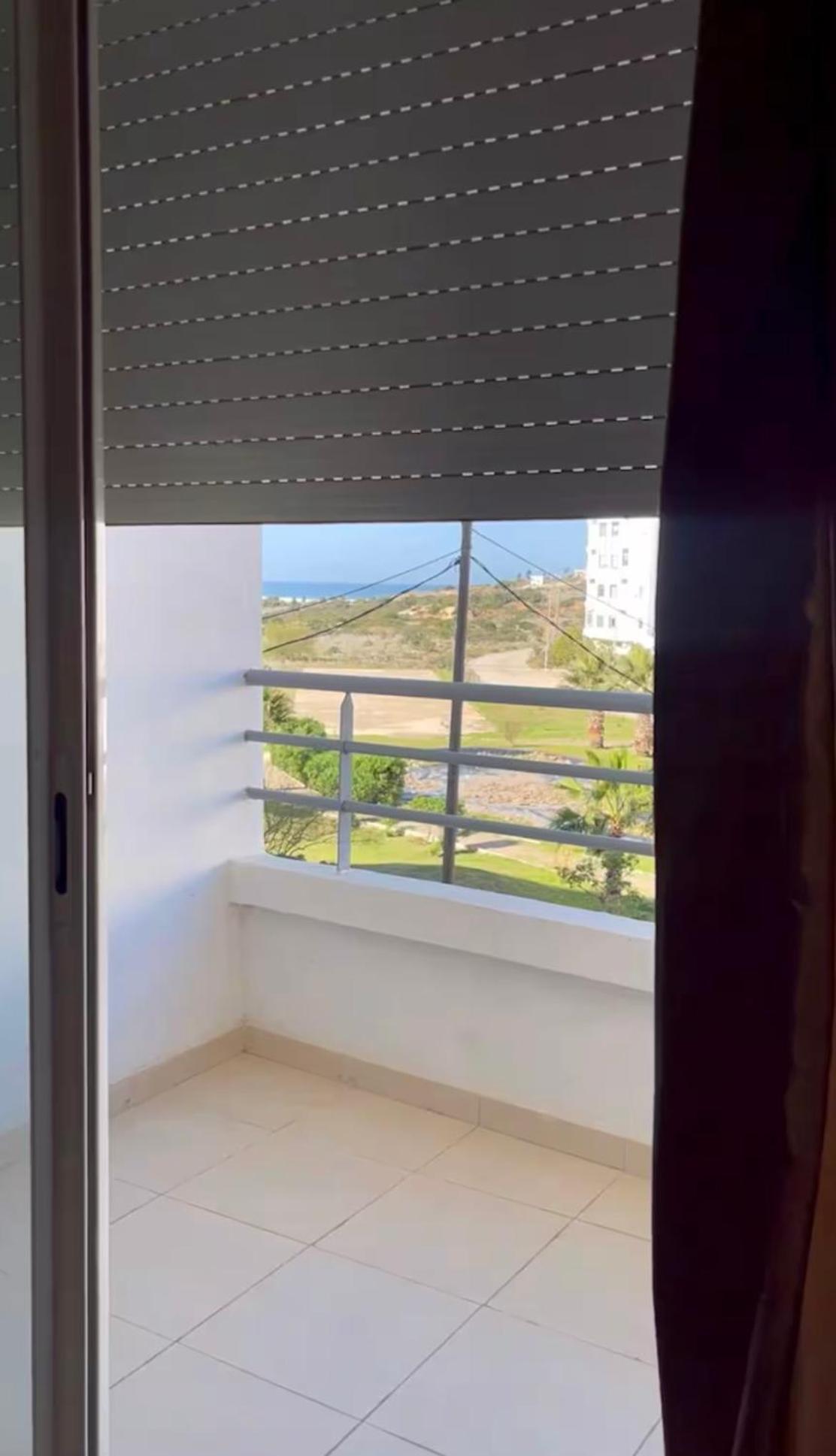 Elegant Appartement Avec Un Acces Piscine Jardin Parking Sous-Sol Et Wifi Haut Debit Fibre Optique Tangier Exterior photo